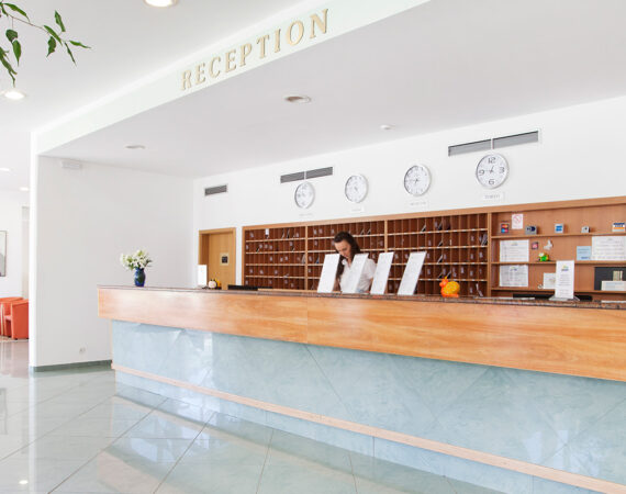 MASLINICA-Narcis-Hotel-services-pic