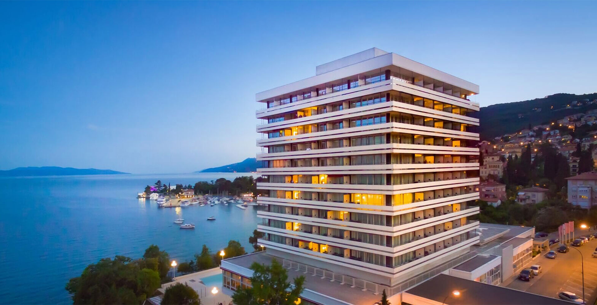 Hotel-Ambassador_main