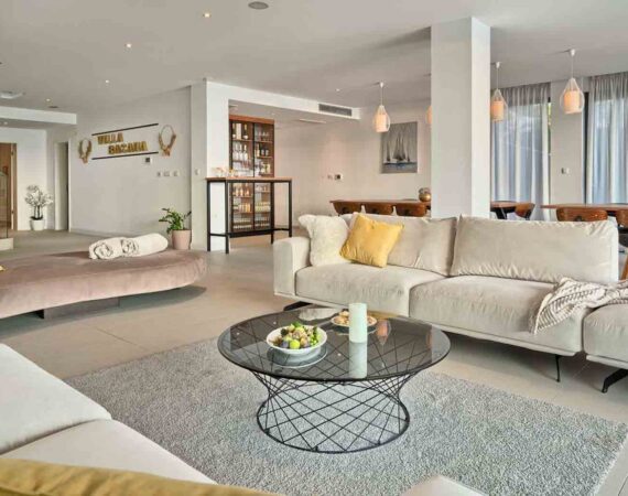 2. Karoussel Villa Bacana 1